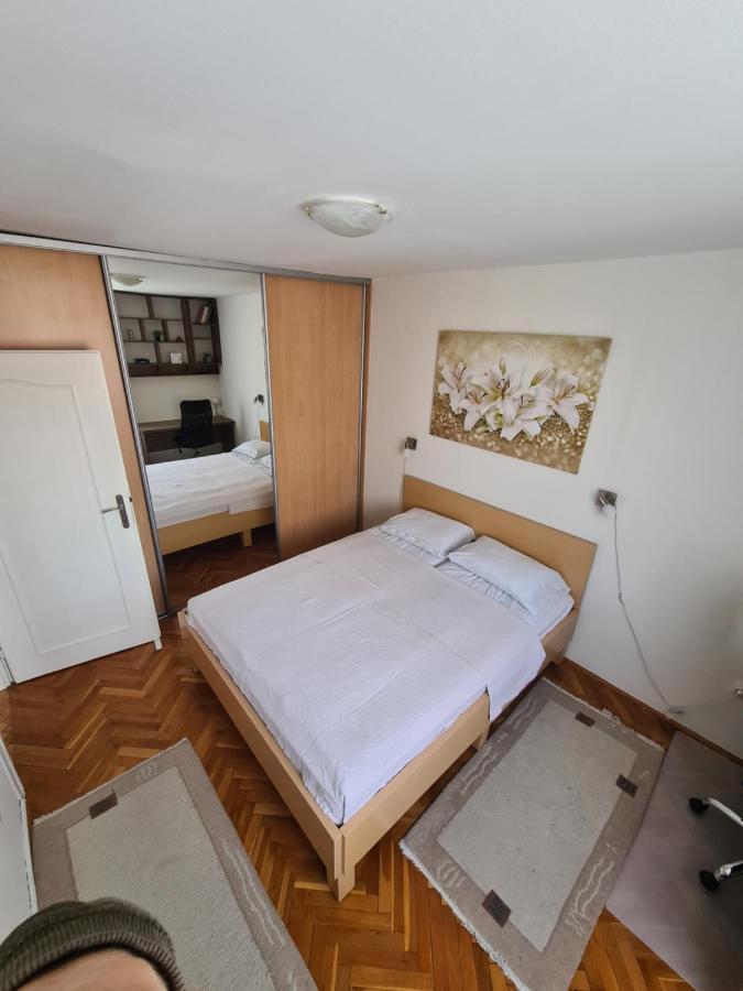 Walnut Apartment - Private Garage Sarajevo Ngoại thất bức ảnh