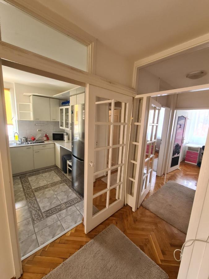 Walnut Apartment - Private Garage Sarajevo Ngoại thất bức ảnh