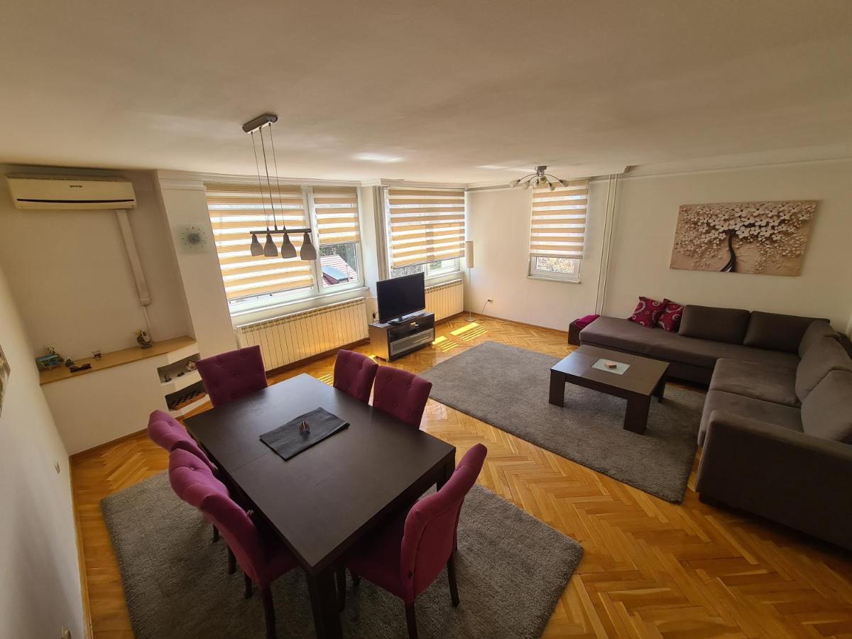 Walnut Apartment - Private Garage Sarajevo Ngoại thất bức ảnh