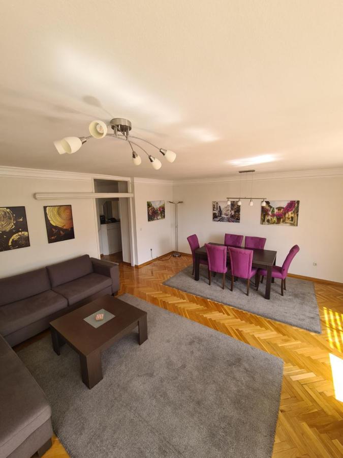 Walnut Apartment - Private Garage Sarajevo Ngoại thất bức ảnh