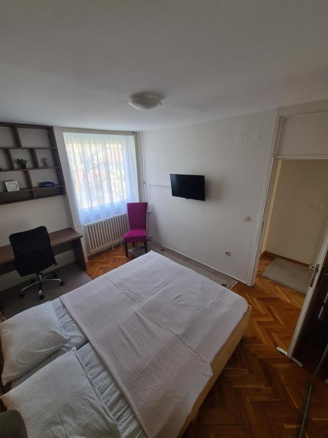 Walnut Apartment - Private Garage Sarajevo Ngoại thất bức ảnh