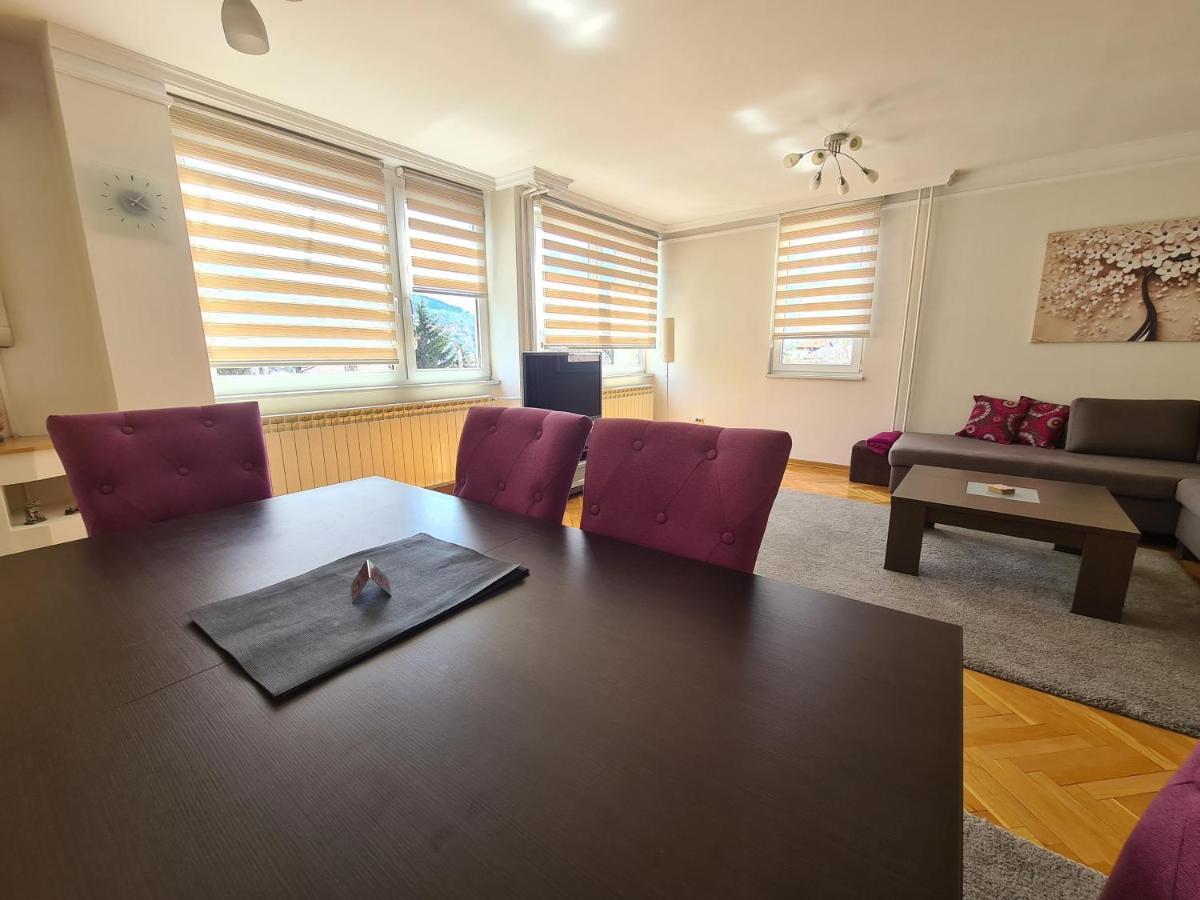 Walnut Apartment - Private Garage Sarajevo Ngoại thất bức ảnh