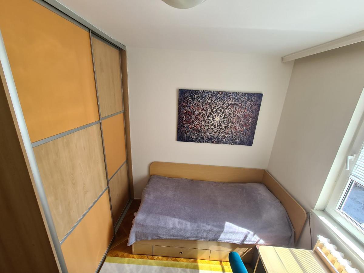 Walnut Apartment - Private Garage Sarajevo Ngoại thất bức ảnh